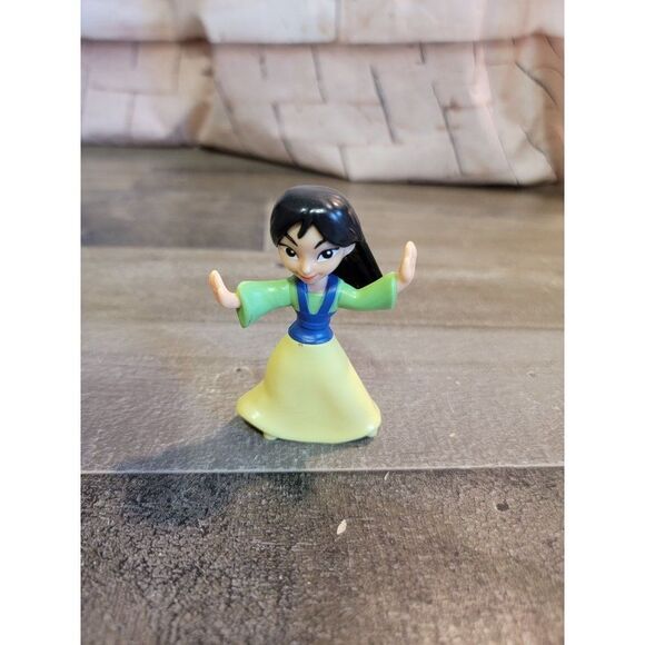 McDonald's 2020 Mulan Disney toy figure - Picture 1 of 4